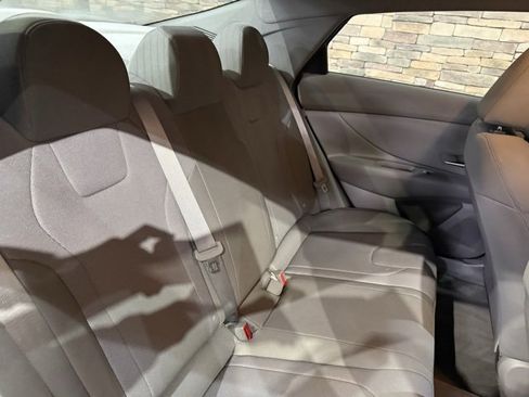 Used 2024 Hyundai Elantra SE image 32