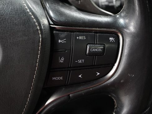 Used 2022 Lexus LS 500 w/ Interior Upgrade Package RWD image 15
