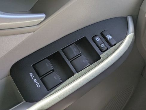 Used 2010 Toyota Prius Two FWD image 19