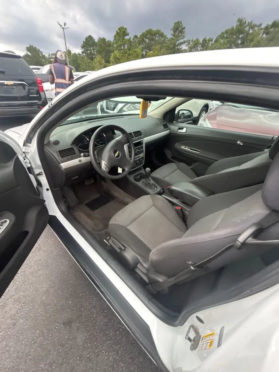 Used 2009 Chevrolet Cobalt LT FWD image 3