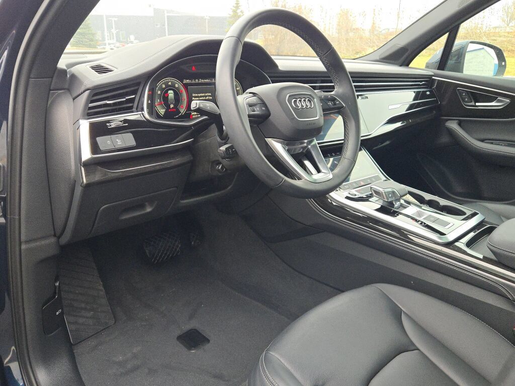 Used 2025 Audi Q7 3.0T Premium Plus AWD/4WD image 21