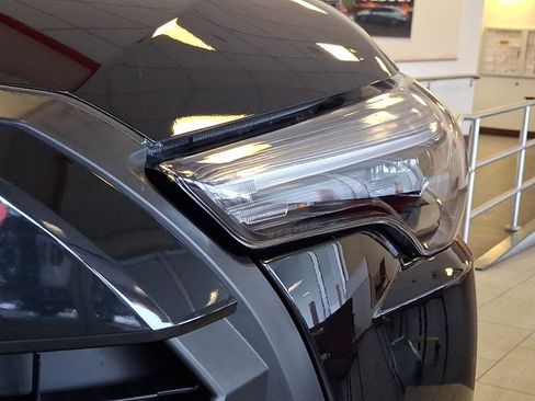 Used 2026 Toyota Corolla Cross XLE w/ Convenience Package image 9