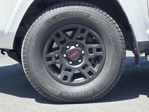 Used 2017 Toyota 4Runner TRD Off-Road AWD/4WD image 35