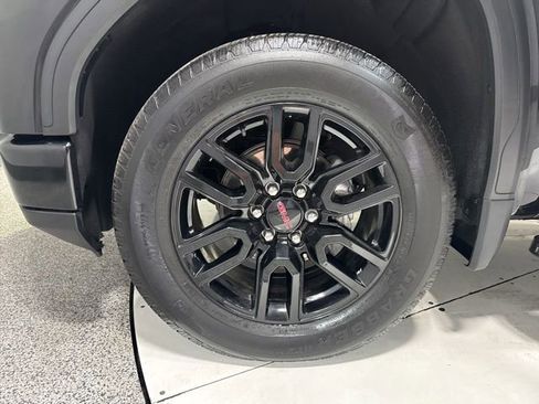 Used 2024 GMC Sierra 1500 Elevation w/ Elevation Premium Package AWD/4WD image 9