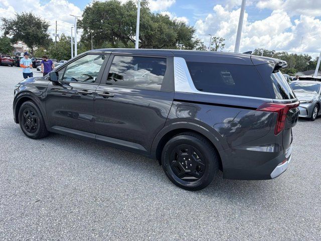 Used 2025 Kia Carnival FWD image 4