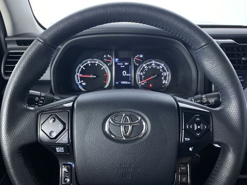 Used 2020 Toyota 4Runner TRD Off-Road Premium w/ Moonroof Package AWD/4WD image 3