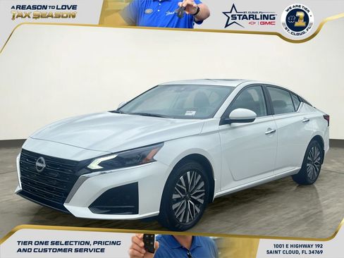 Used 2025 Nissan Altima 2.5 SV w/ SV Premium Package image 1