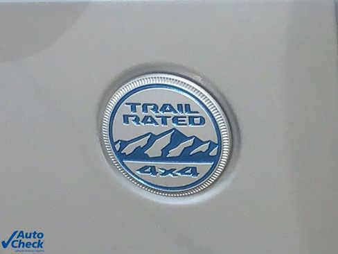 Used 2022 Jeep Wrangler Unlimited Sahara w/ Cold Weather Group image 38