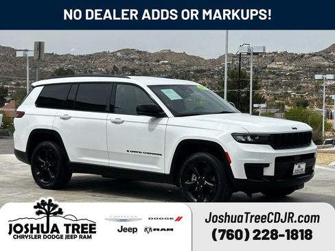 Used 2023 Jeep Grand Cherokee L Laredo image 1