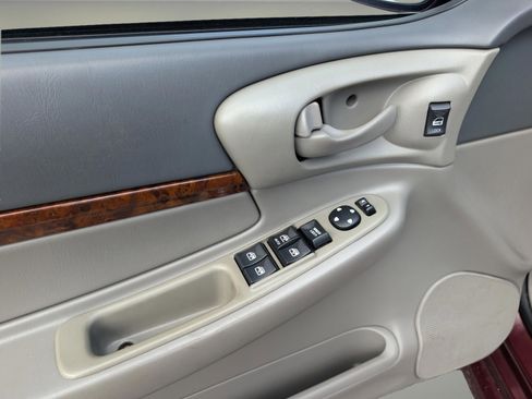 Used 2002 Chevrolet Impala LS w/ Preferred Equipment Group image 9