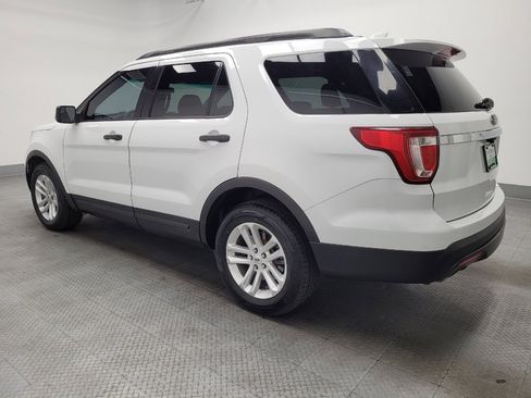 Used 2017 Ford Explorer FWD image 3