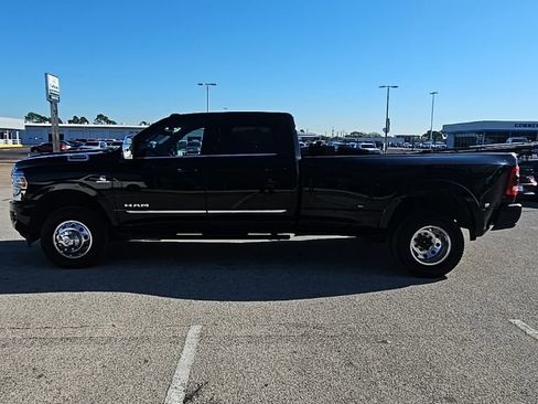 Used 2024 RAM 3500 Limited AWD/4WD image 4
