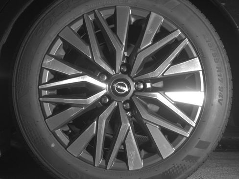 Used 2025 Nissan Altima 2.5 SV FWD image 17