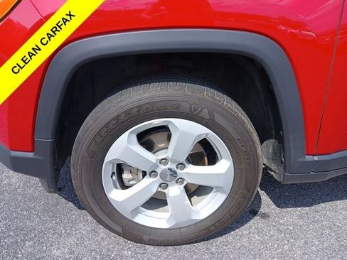 Used 2018 Jeep Compass Latitude w/ Popular Equipment Group AWD/4WD image 2