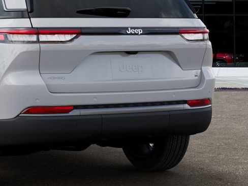 New 2026 Jeep Grand Cherokee Limited AWD/4WD image 13