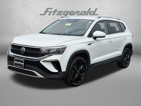 Used 2022 Volkswagen Taos SE AWD/4WD image 2