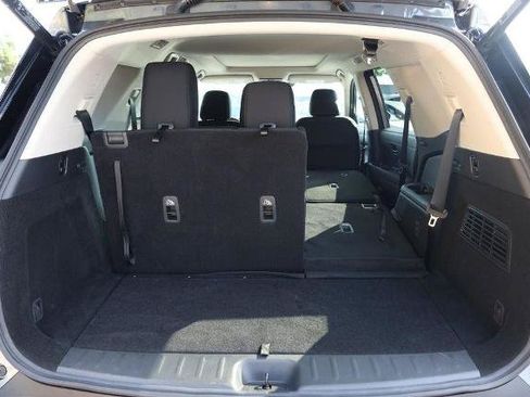 Certified 2025 Nissan Pathfinder SV w/ SV Premium Package FWD image 8