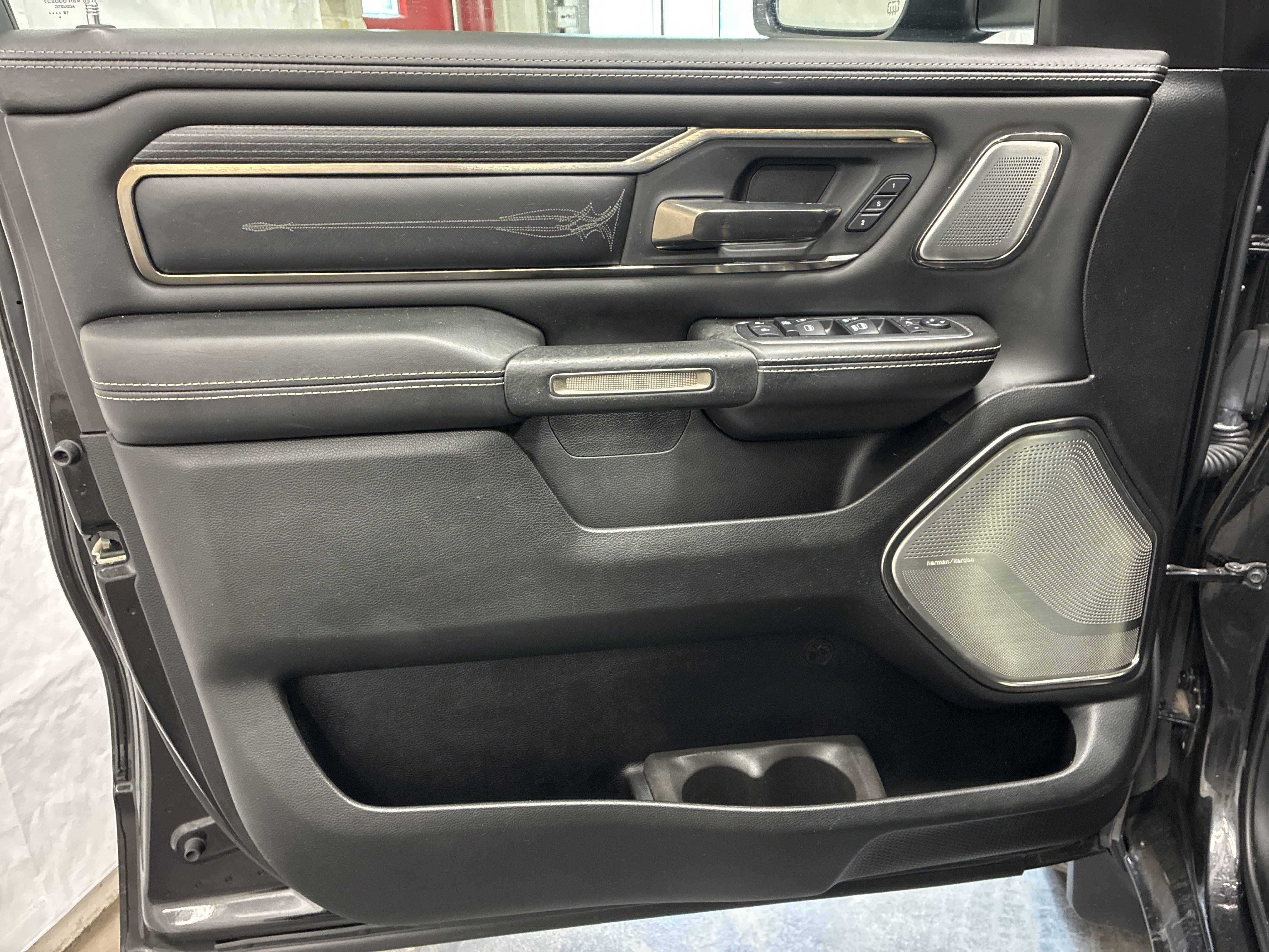 Used 2019 RAM 1500 Limited AWD/4WD image 18
