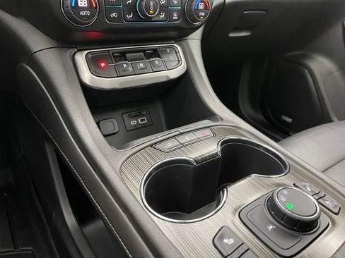 Used 2023 GMC Acadia SLT w/ Elevation Edition FWD image 31