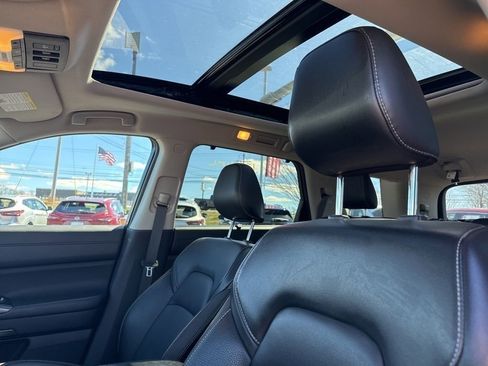 Certified 2023 Nissan Pathfinder SL w/ SL Premium Package AWD/4WD image 10