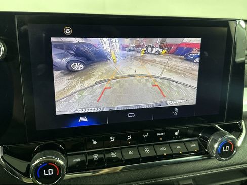 Used 2023 Chevrolet Colorado LT w/ LT Convenience Package II AWD/4WD image 18