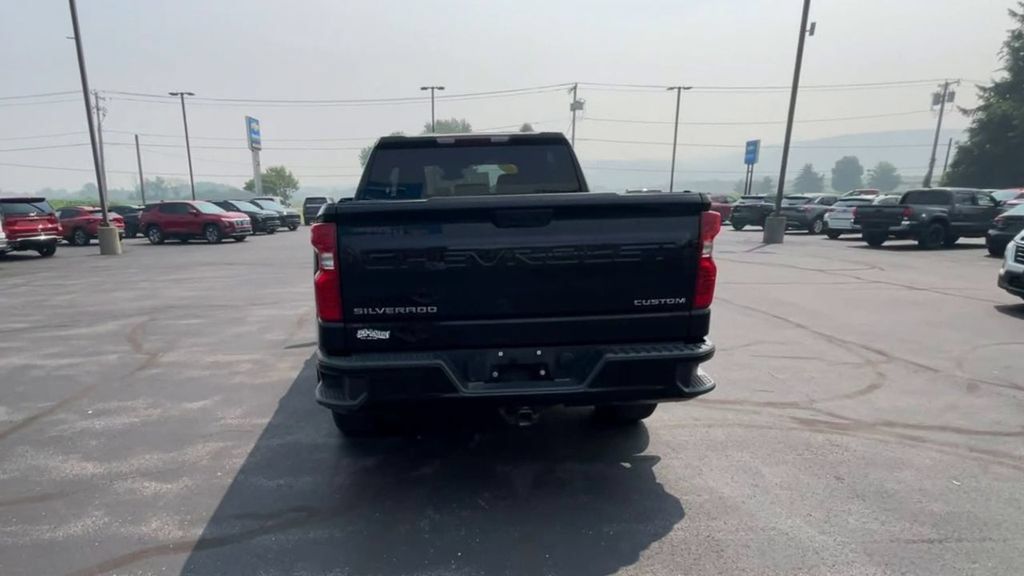 Used 2023 Chevrolet Silverado 1500 Custom AWD/4WD image 7