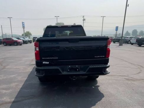 Used 2023 Chevrolet Silverado 1500 Custom AWD/4WD image 7