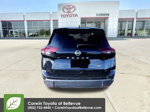 Used 2025 Nissan Rogue SV image 12