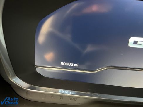 Used 2023 GMC Yukon XL SLT w/ SLT Premium Package image 17