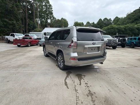 Used 2023 Lexus GX 460 Luxury w/ Accessory Package AWD/4WD image 13