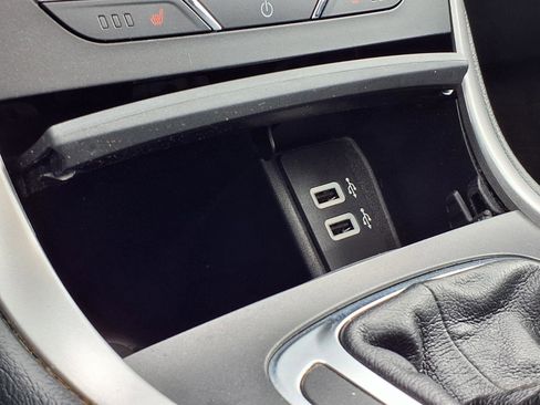 Used 2018 Ford Edge SEL w/ Equipment Group 201A AWD/4WD image 16