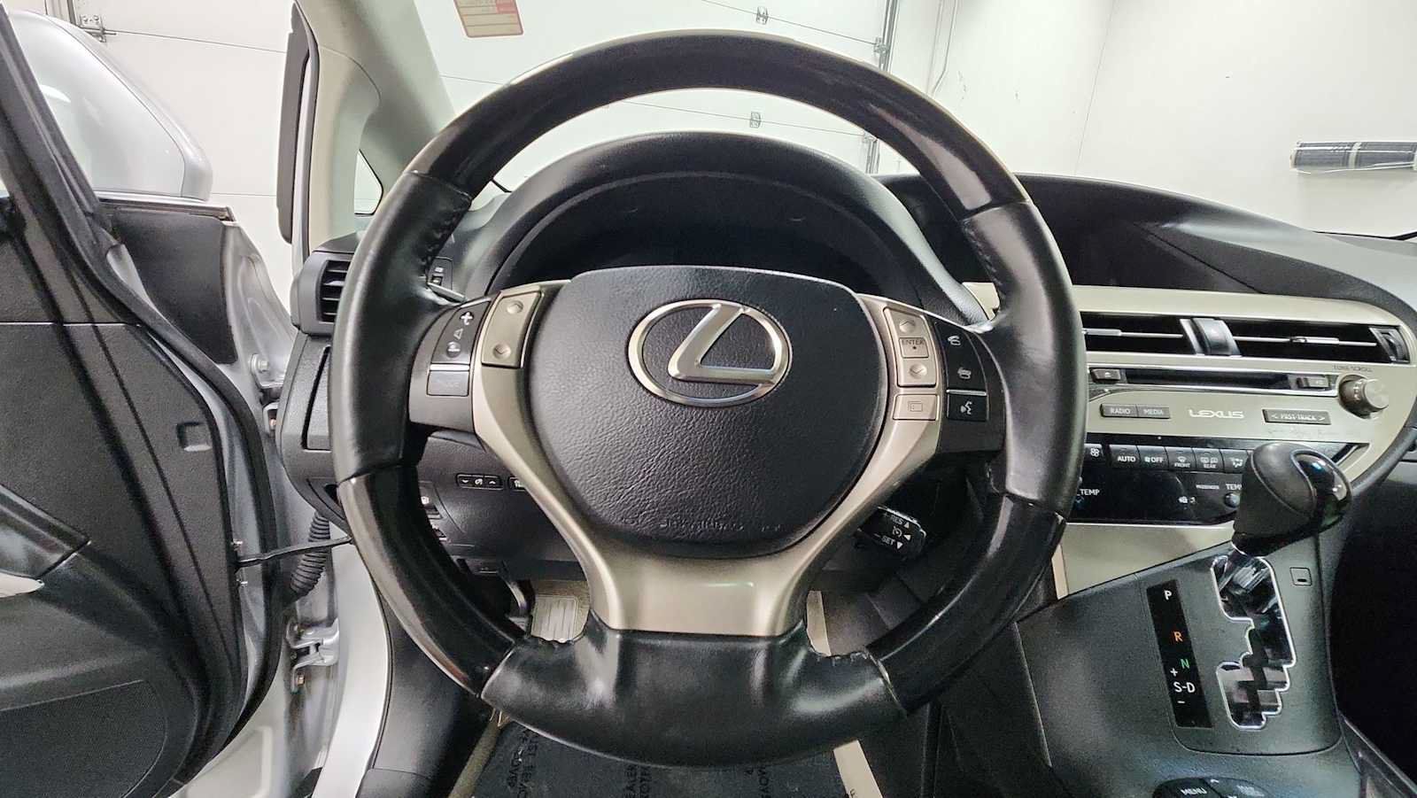 Used 2015 Lexus RX 450h AWD image 16