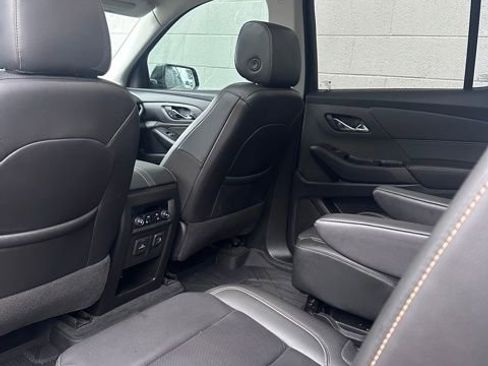 Used 2021 Chevrolet Traverse Premier w/ Redline Edition FWD image 2
