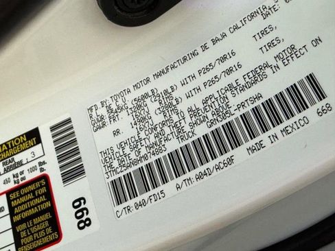 Used 2017 Toyota Tacoma TRD Off-Road w/ Tow Package (A/T) image 31