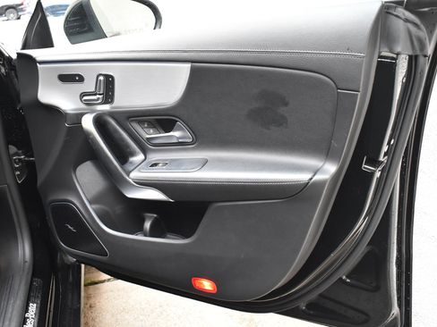 Used 2020 Mercedes-Benz CLA 250 4MATIC image 26