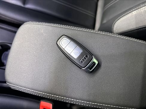 Certified 2023 Audi Q4 e-tron Prestige AWD/4WD image 12