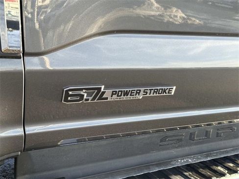 Used 2023 Ford F350 Lariat w/ Chrome Package image 9