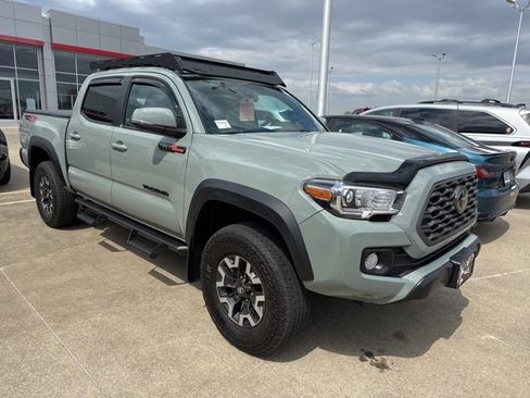 Used 2023 Toyota Tacoma TRD Off-Road image 14