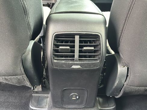 Used 2022 Ford Escape SE w/ SE Sport Appearance Package FWD image 24