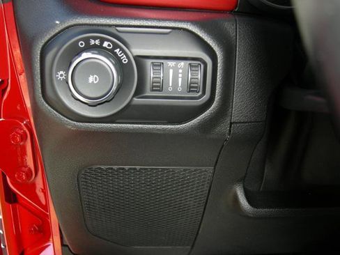 Used 2021 Jeep Wrangler Unlimited Rubicon image 18