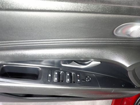 Used 2024 Hyundai Elantra SEL w/ Convenience Package FWD image 9
