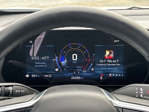 Used 2025 Chevrolet Equinox LT image 36