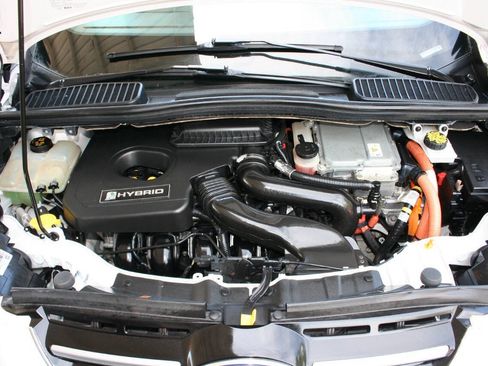 Used 2018 Ford C-MAX SE FWD image 16