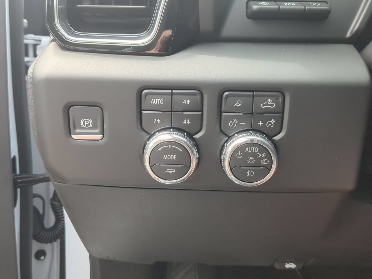 Used 2026 GMC Sierra 1500 Denali AWD/4WD image 18