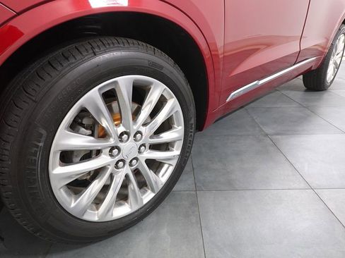 Used 2020 Cadillac XT6 Premium Luxury image 32