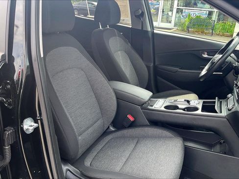 Used 2023 Hyundai Kona SEL FWD image 7