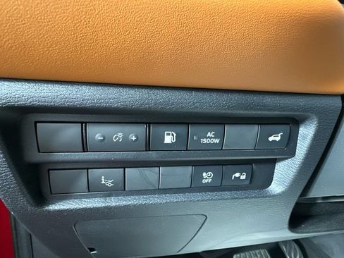 Used 2023 Mitsubishi Outlander SEL AWD/4WD image 29