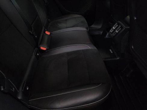 Used 2022 Volvo XC40 T5 R-Design image 27