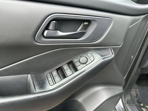 Used 2024 Nissan Rogue S AWD/4WD image 17