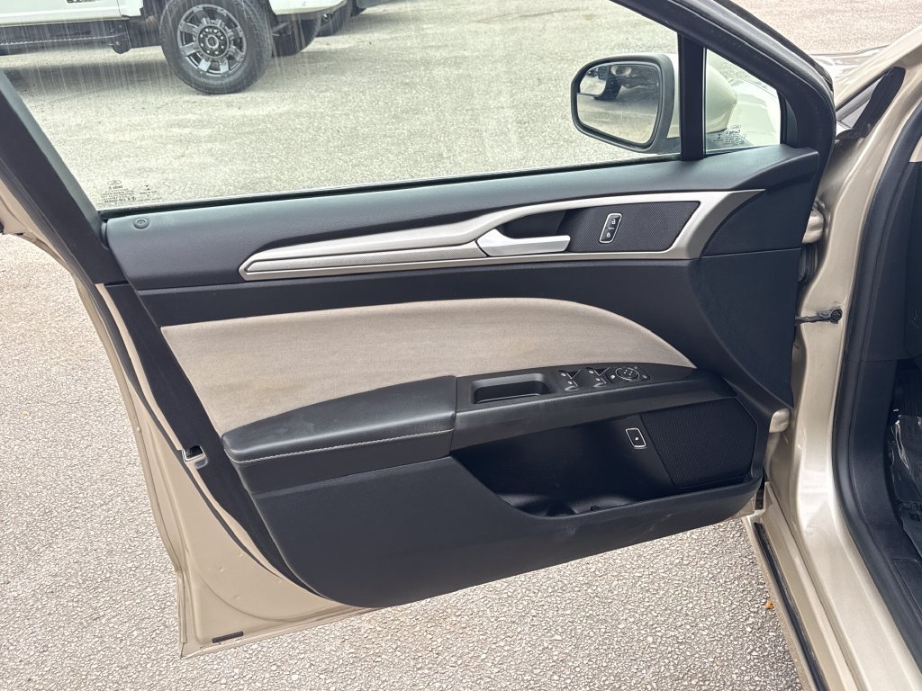 Used 2018 Ford Fusion S FWD image 11